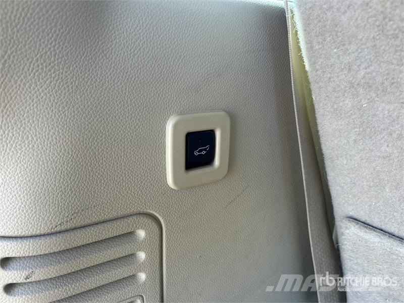 Ford Expedition XLT 4WD SUV سيارات