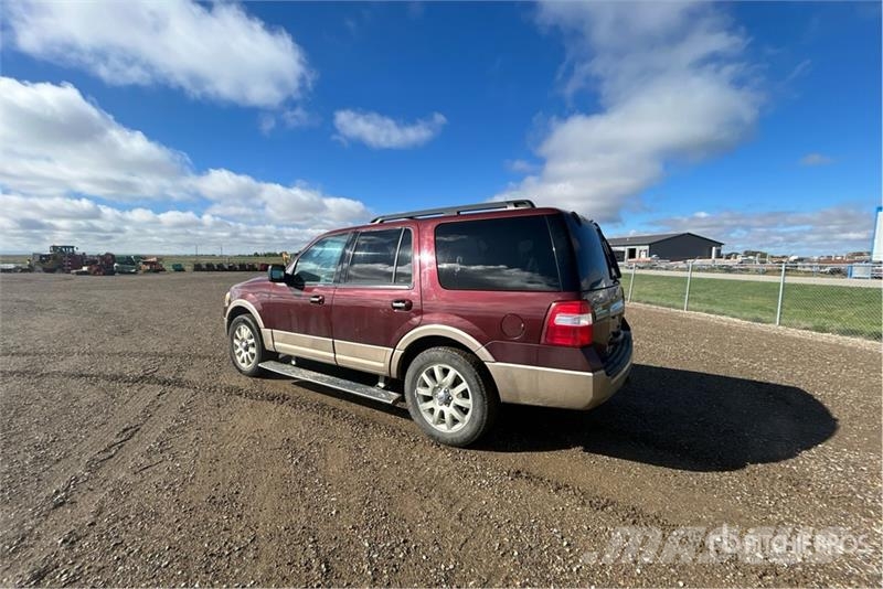 Ford Expedition XLT 4WD SUV سيارات
