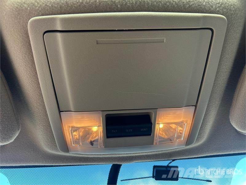 Ford Expedition XLT 4WD SUV سيارات