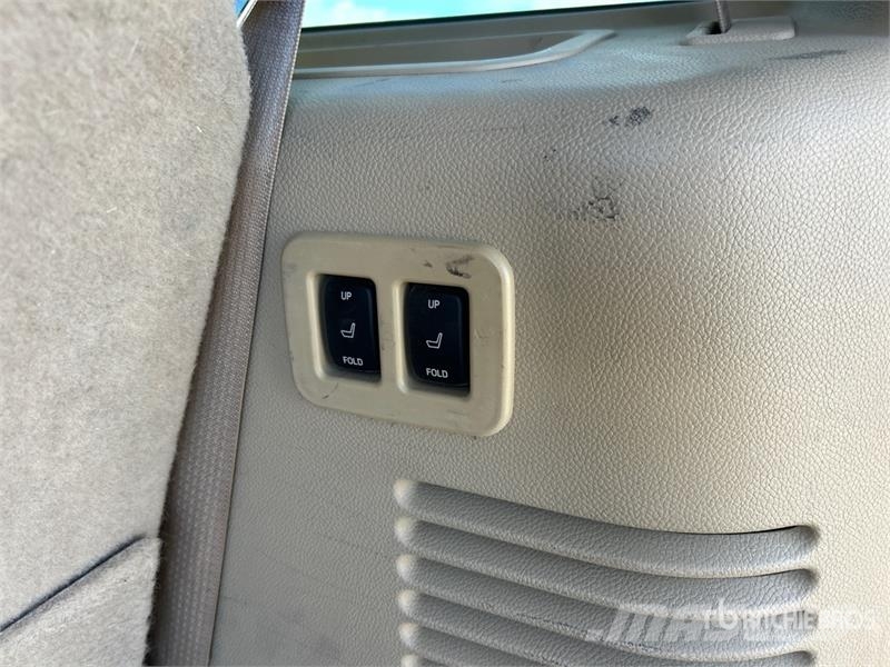Ford Expedition XLT 4WD SUV سيارات