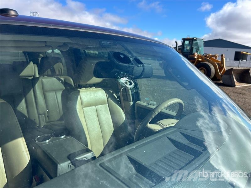 Ford Expedition XLT 4WD SUV سيارات