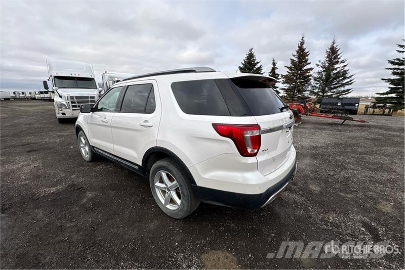 Ford Explorer Kistehergépjárművek