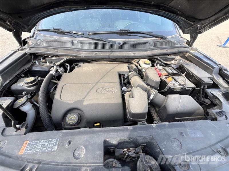 Ford Explorer Voiture