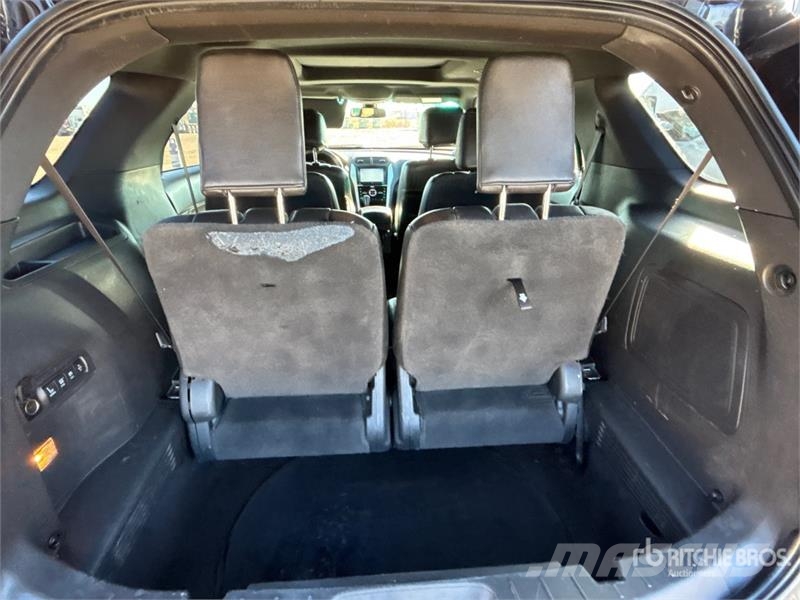 Ford Explorer Voiture