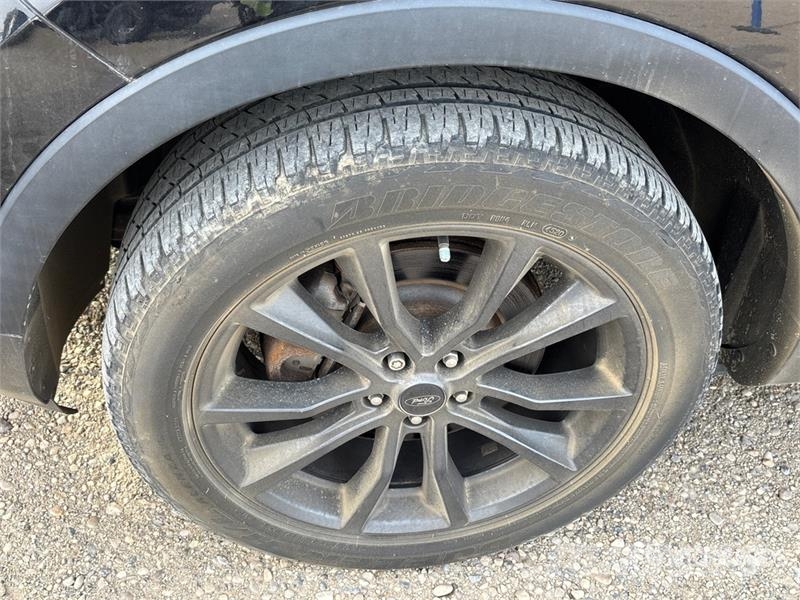 Ford Explorer Voiture