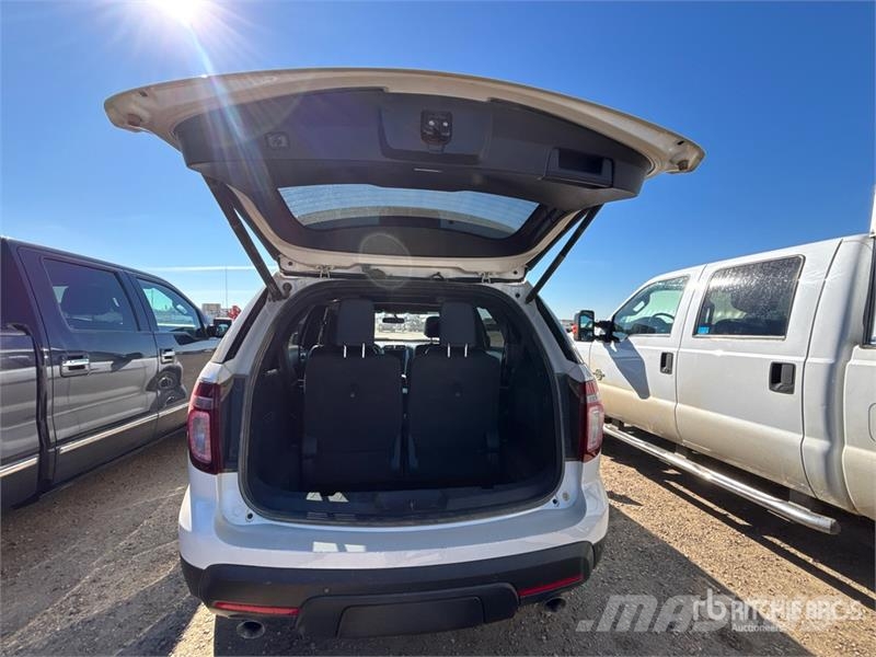 Ford Explorer Voiture