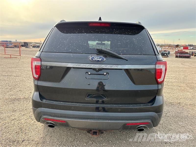 Ford Explorer Voiture