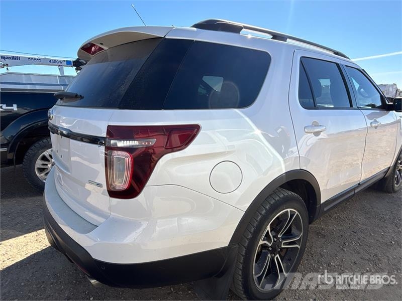 Ford Explorer Voiture