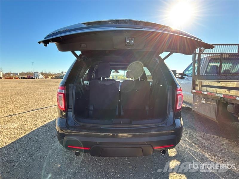 Ford Explorer Voiture