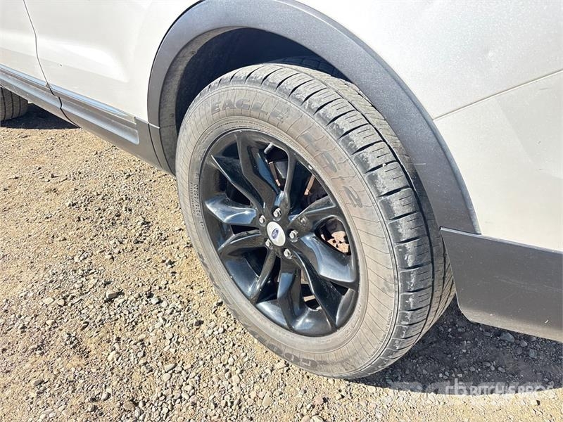 Ford Explorer Auto
