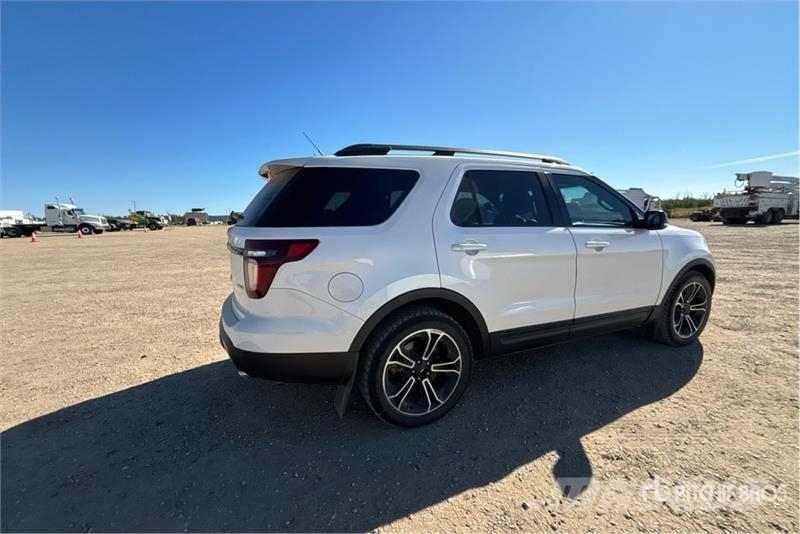 Ford Explorer Voiture
