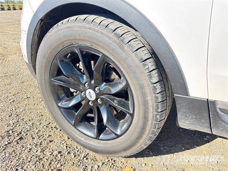 Ford Explorer Auto