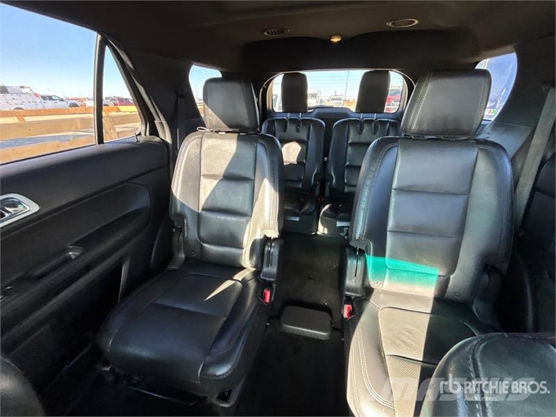 Ford Explorer Voiture