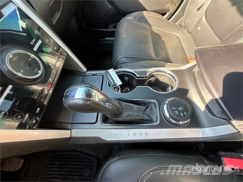 Ford Explorer Voiture