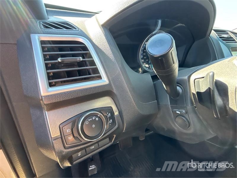 Ford Explorer Voiture