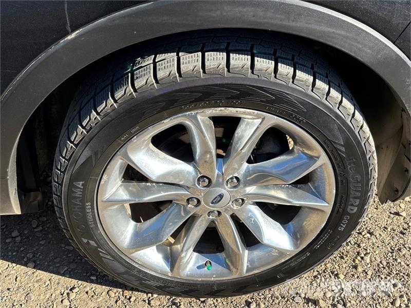 Ford Explorer Voiture