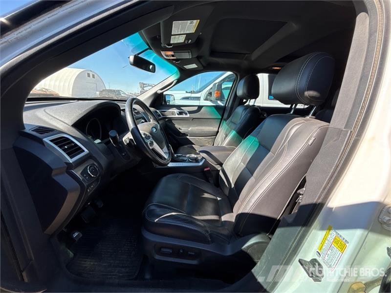 Ford Explorer Voiture