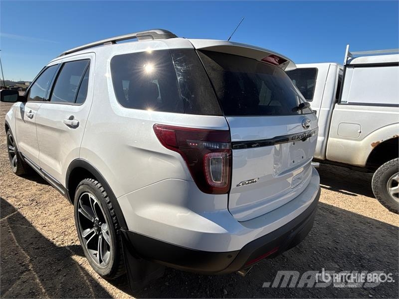 Ford Explorer Voiture