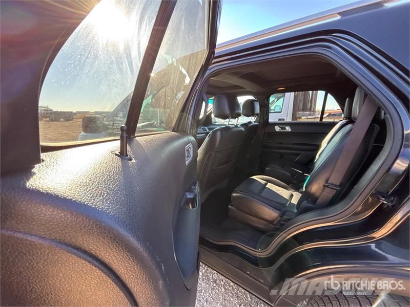 Ford Explorer Voiture