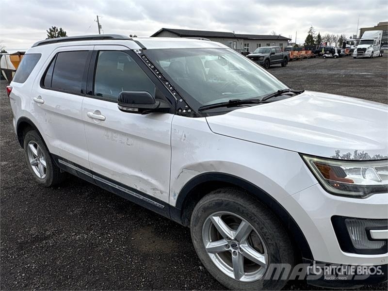 Ford Explorer Kistehergépjárművek