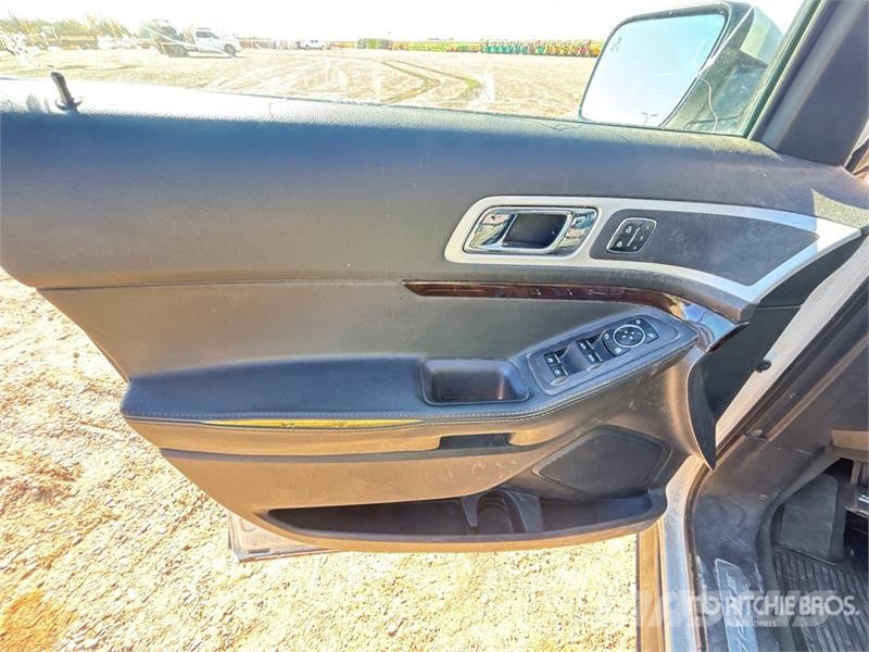 Ford Explorer Auto
