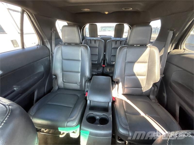 Ford Explorer Voiture