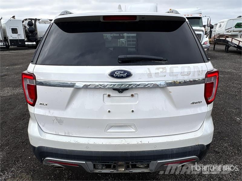 Ford Explorer Kistehergépjárművek