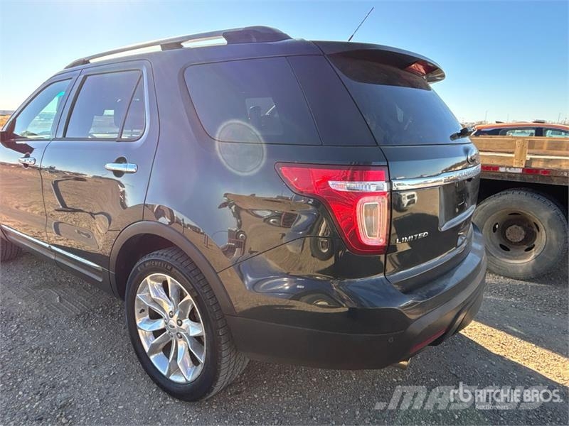 Ford Explorer Voiture
