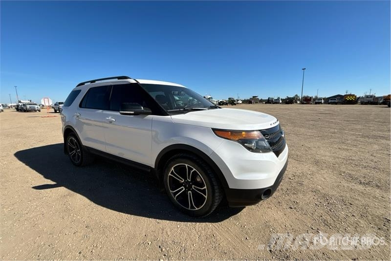 Ford Explorer Voiture