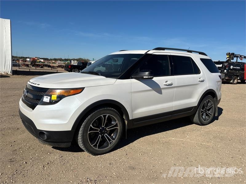 Ford Explorer Voiture