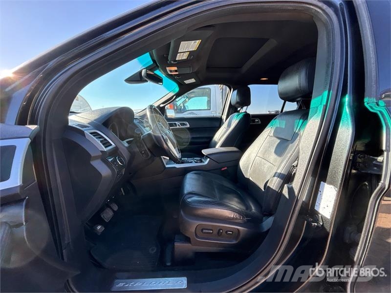Ford Explorer Voiture
