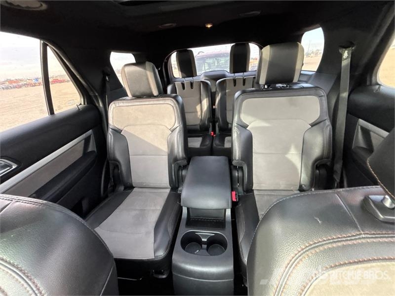 Ford Explorer Voiture
