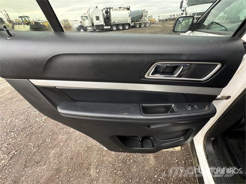 Ford Explorer Kistehergépjárművek