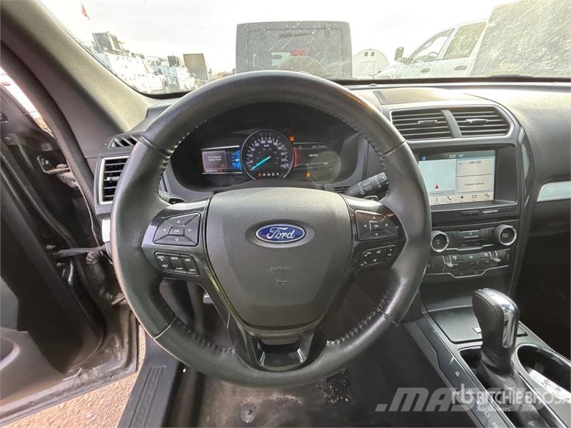 Ford Explorer Voiture