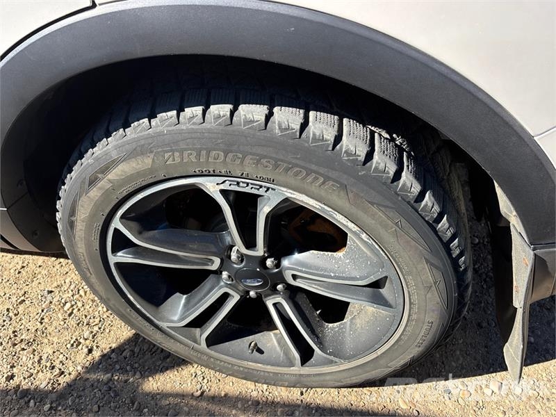 Ford Explorer Voiture