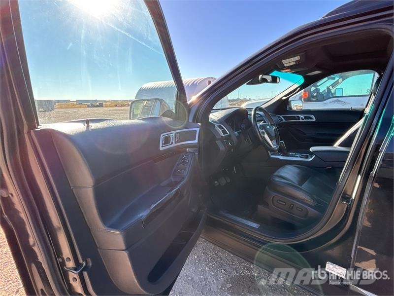 Ford Explorer Voiture