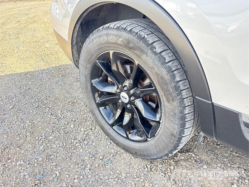 Ford Explorer Auto