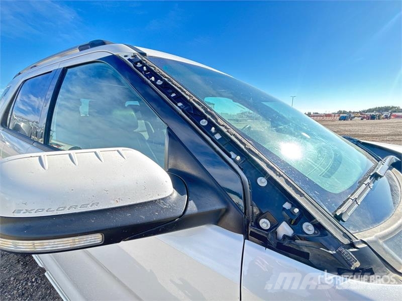 Ford Explorer Auto