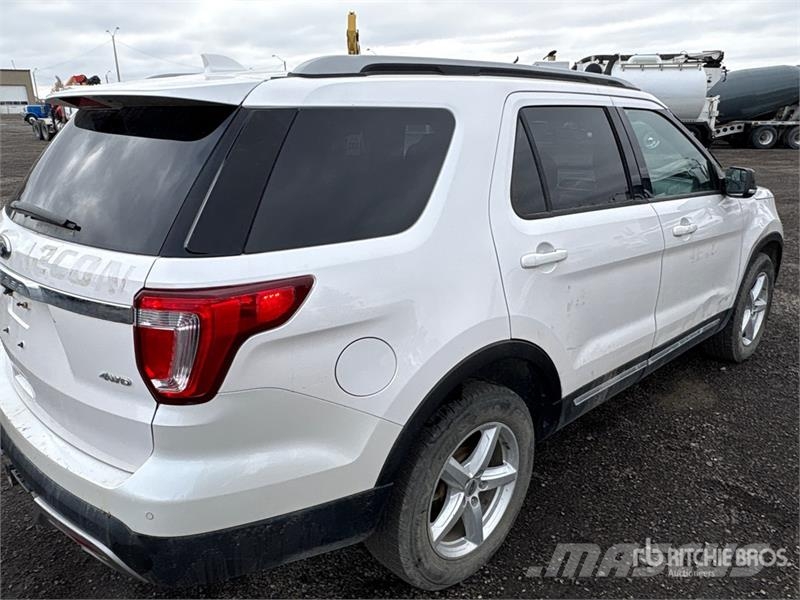 Ford Explorer Kistehergépjárművek