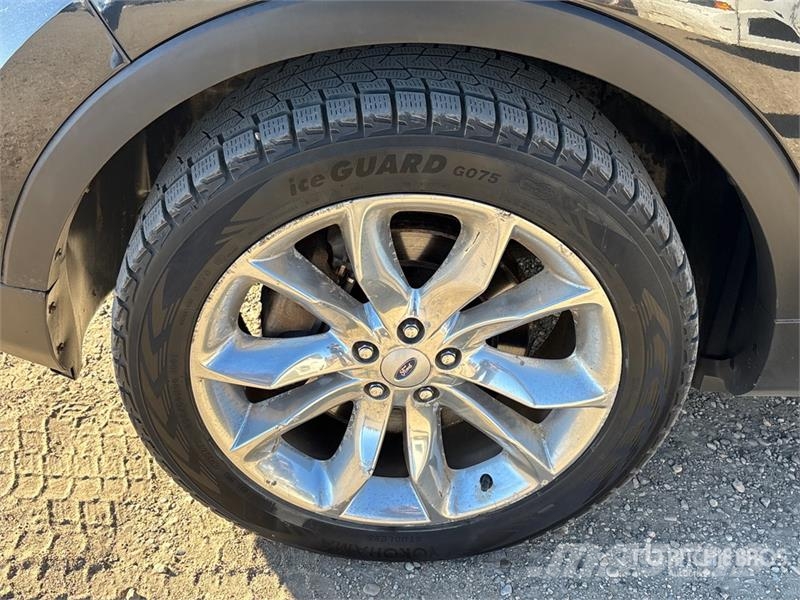 Ford Explorer Voiture