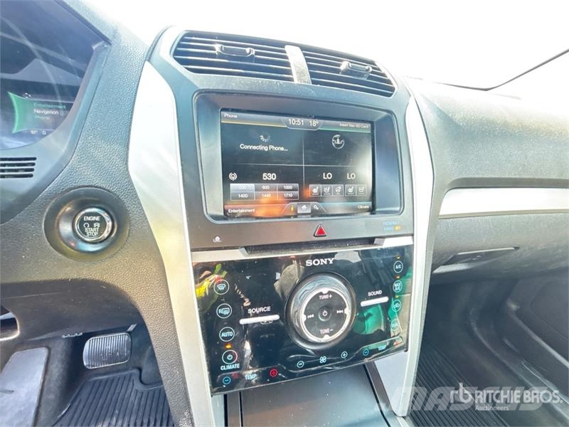 Ford Explorer Auto