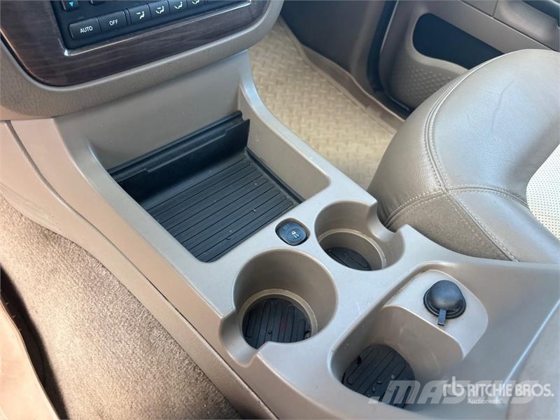 Ford Explorer Personbilar