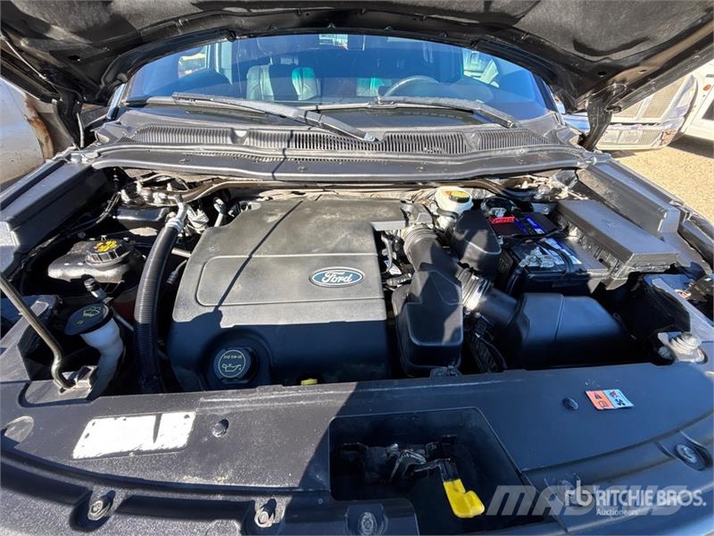 Ford Explorer Voiture