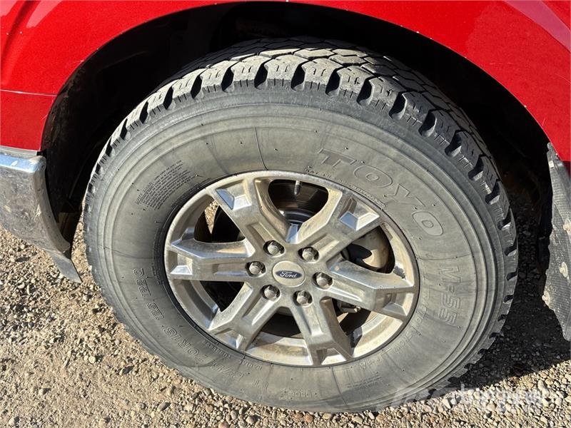 Ford F-150 4x4 Crew Cab Pickup Muu
