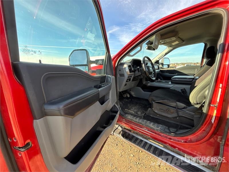 Ford F-150 4x4 Crew Cab Pickup Muu
