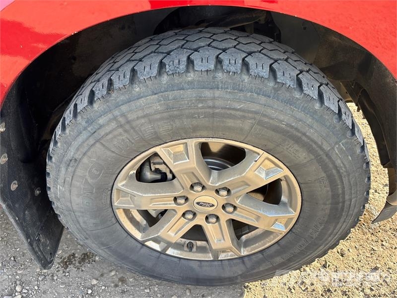 Ford F-150 4x4 Crew Cab Pickup Muu