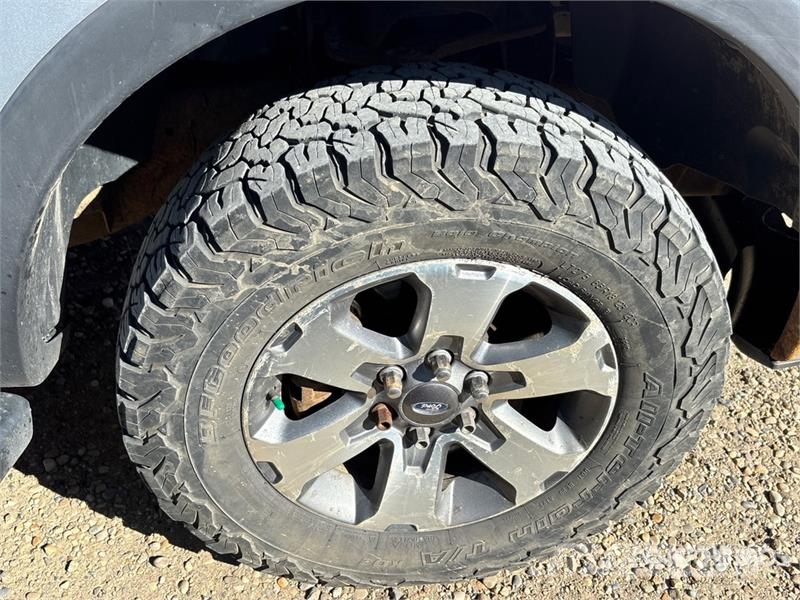 Ford F-150 4x4 Crew Cab Pickup Other