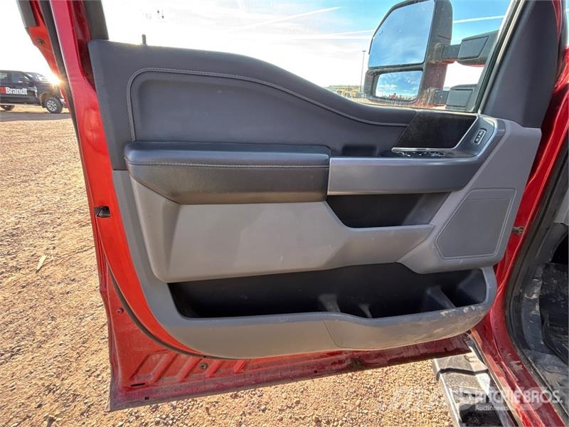 Ford F-150 4x4 Crew Cab Pickup Muu