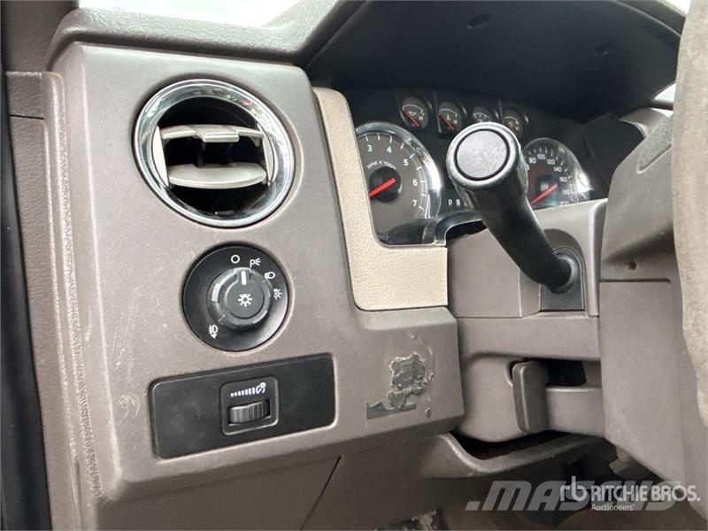 Ford F-150 4x4 Extended Cab Pickup Muu