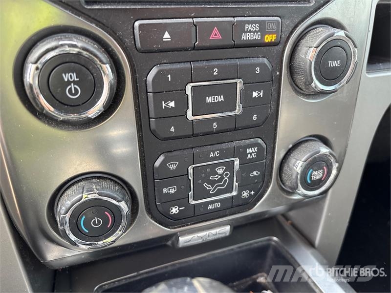 Ford F-150 FX4 4x4 Crew Cab Pickup Kita